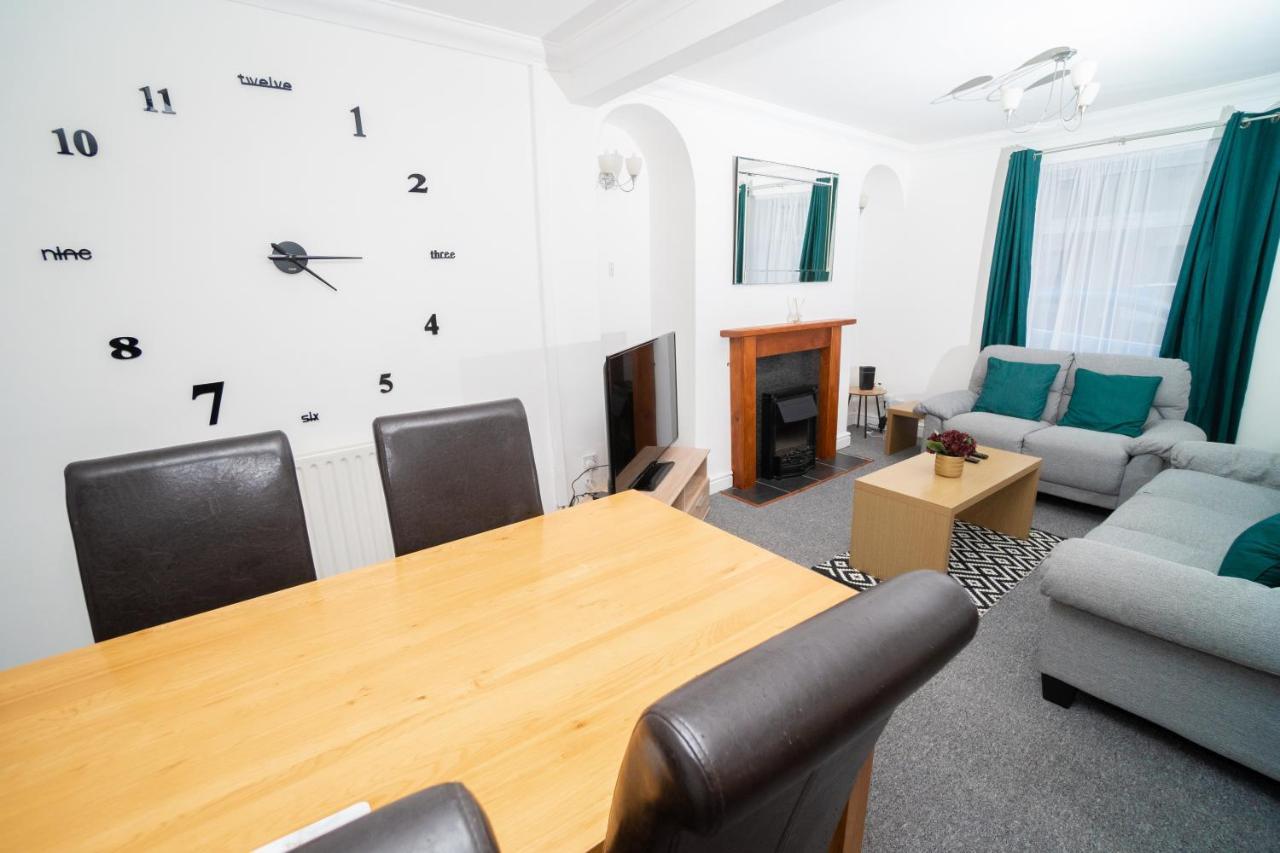 Business Friendly 3Br Home - King Size Beds & Centrally Located Суонси Экстерьер фото