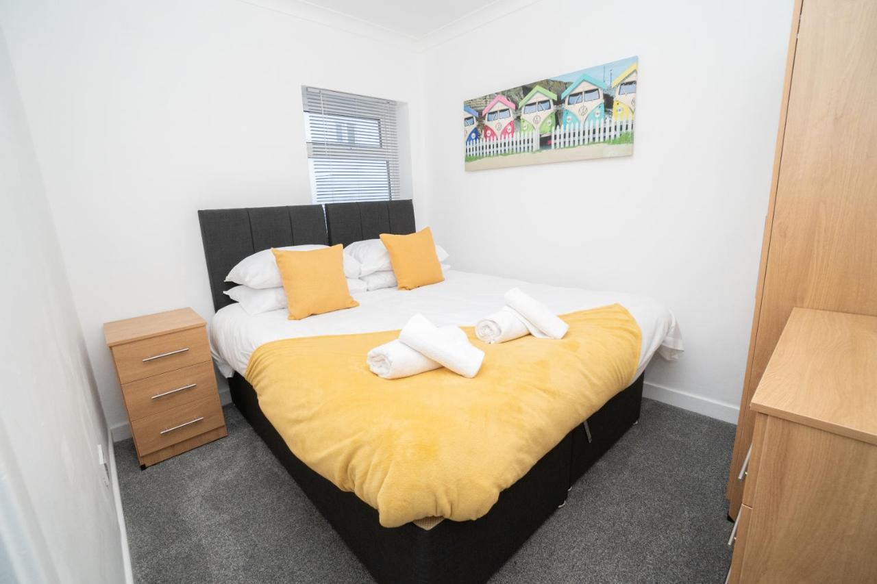 Business Friendly 3Br Home - King Size Beds & Centrally Located Суонси Экстерьер фото